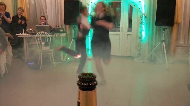 Сюрприз на свадьбу от сестры и сына смотреть онлайн