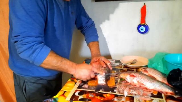 ВАРИМ УХУ ВСЕЙ СЕМЬЕЙ // РЫБА ГИБРИД // ДОНЧАНЕ НАЗЫВАЮТ ЕЁ КАРАБАС // ВКУСНАЯ УХА НА ПЕЧИ // РЕЦЕП