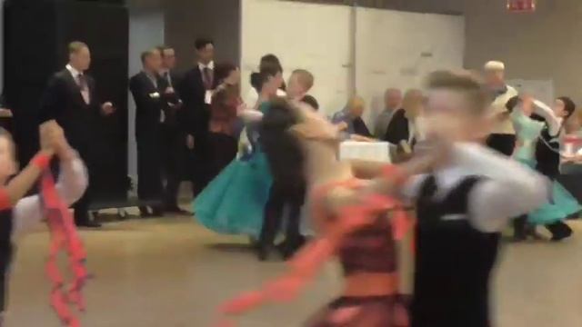 Венский вальс Юниоры 1. Первое место Гумеров Ильяс и Мусальникова Валерия смотреть онлайн