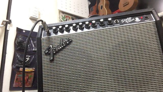 Fender Japan SV-20CE Guitar Amplifier смотреть онлайн
