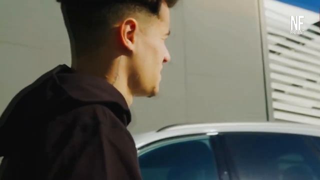 КАК ИГРОКИ БАРСЕЛОНЫ ВСТРЕТИЛИ КОУТИНЬО?! смотреть онлайн