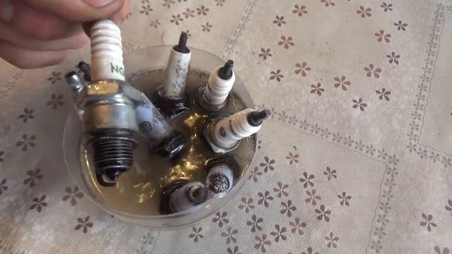 Простой и дешёвый способ чистки свечей. смотреть онлайн