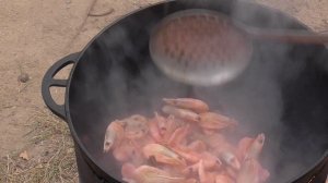 Креветки в соевом соусе в казане