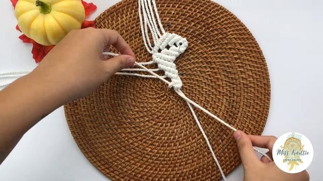 DIY MACRAME TUTORIAL | HOW TO MAKE MACRAME AUTUMN LEAVES GARLAND / WALL HANGING смотреть онлайн