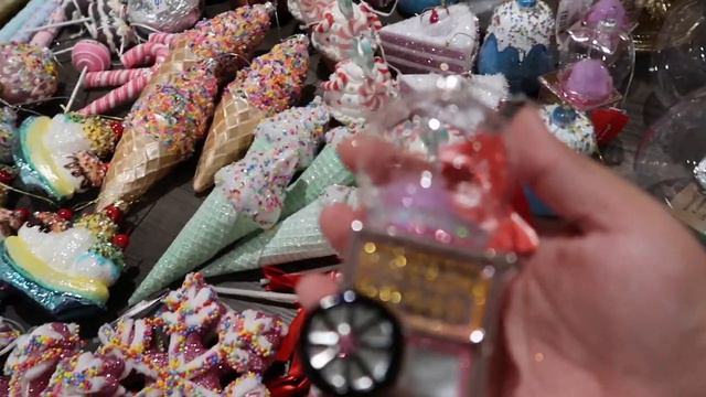 Giant Pastel Candy Ice Cream Themed Christmas Haul | Pink Christmas Tree | Pink Gingerbread House смотреть онлайн