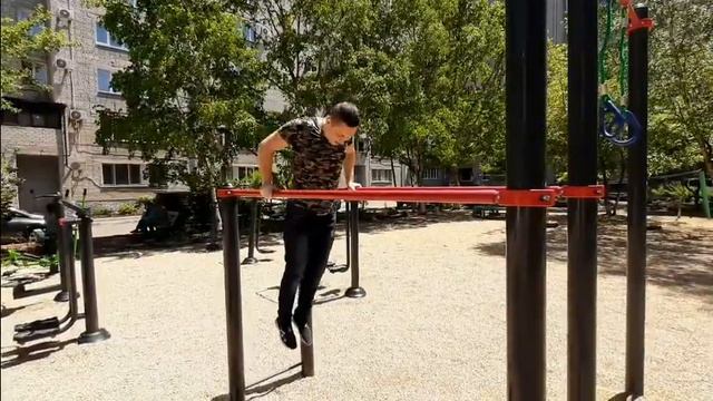 Брусья на максимум./training on parallel bars смотреть онлайн