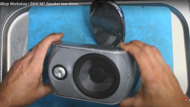 Vejam a mini caixa B&W M1 por dentro смотреть онлайн