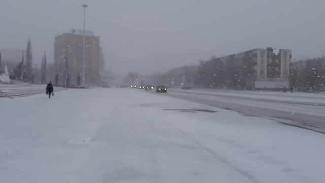 Суровая зима в Актобе, 2021 год. Прогулка по центру города. смотреть онлайн