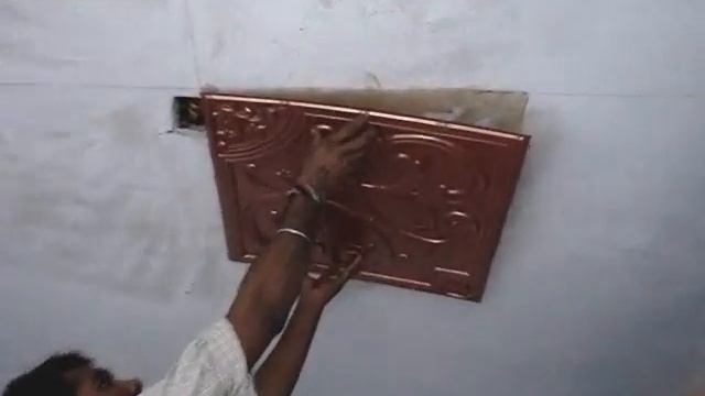 PVC Tin Alternative Ceiling Tiles Can be Glued onto an Existing Ceiling! смотреть онлайн