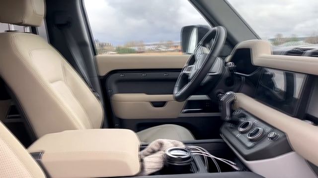 НОВЫЙ LAND ROVER DEFENDER 2021 года.