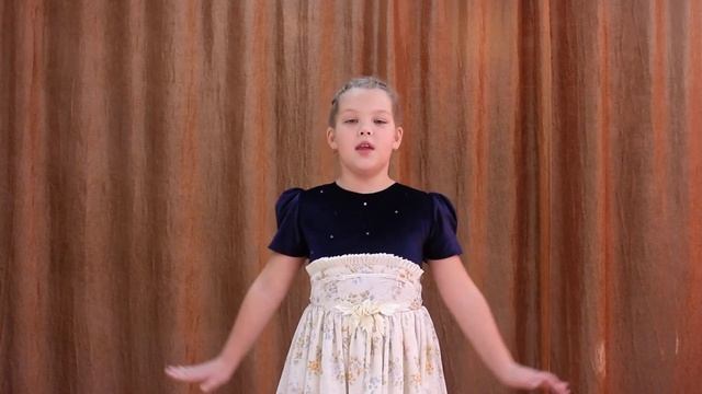 «Хорошо в деревне летом», читает Дарья Зыкина, театральная студия «АртЛоск». смотреть онлайн