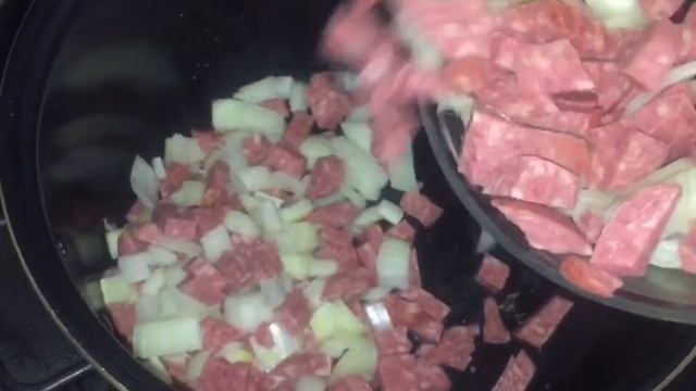 ?КАРТОШКА С КОЛБАСОЙ В МУЛЬТИВАРКЕ ?//ПОДОЙДЁТ КАК ДЛЯ ОБЕДА, ТАК И ДЛЯ УЖИНА//ПРОСТО И ВКУСНО ?