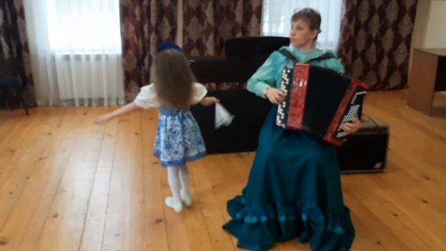 Русская народная песня "Как у наших у ворот" смотреть онлайн