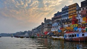 Река Ганг. Самая грязная река, но чистая духовно.