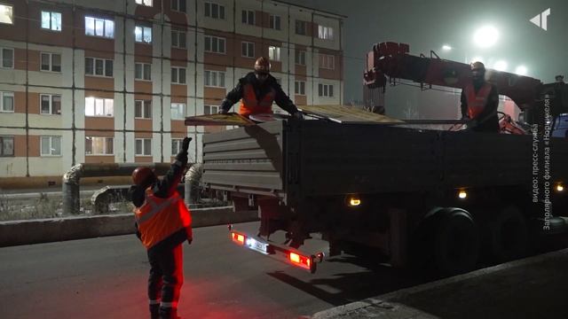 2010 КОГДА СТРОЙКА УХОДИТ ПОД ЗЕМЛЮ смотреть онлайн