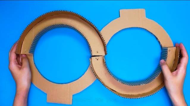 9 УДИВИТЕЛЬНЫХ ИГР ИЗ КАРТОНА смотреть онлайн