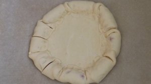 Пирог Подсолнух | Оригинальный рецепт открытого пирога из слоеного теста с сосисками и сыром