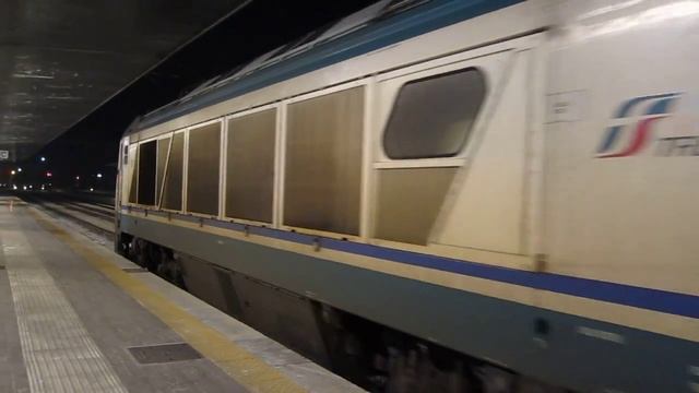 Euronight 236 "Allegro Don Giovanni" Venezia - Wien hauled by FS E402A at Venezia S.Lucia (2) смотреть онлайн