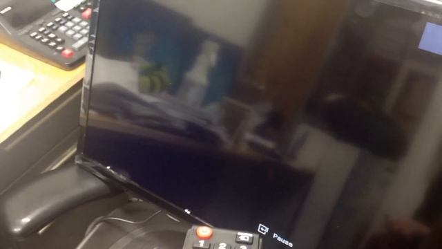 How to play videos on loop from a usb flash drive on Samsung tv смотреть онлайн