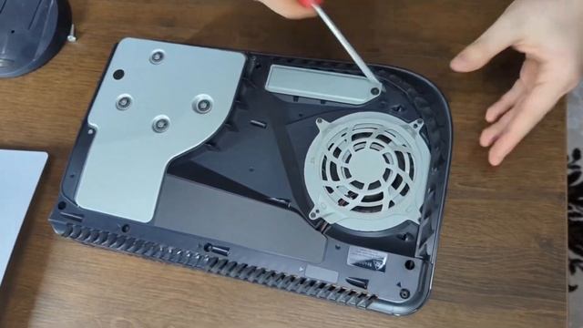Чистим PS5 и устанавливаем SSD m2. смотреть онлайн