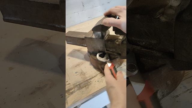 этот инструмент нужен в каждой мастерской. универсальный гаечный ключ.