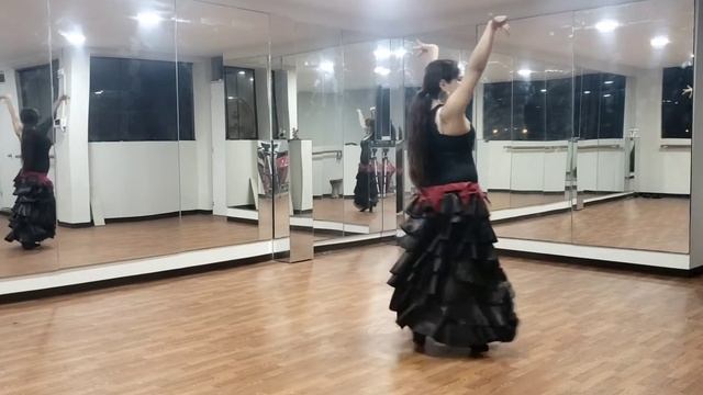 Flamenco Oriental Al Andalus - Aziza Binnaz смотреть онлайн