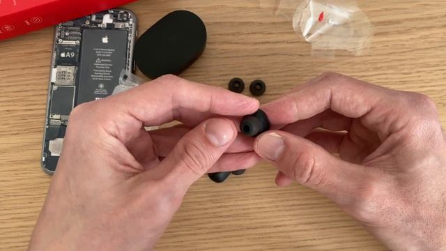 RedMI AirDots 2 - Как надевать / Как сделать громче на iPhone / Как подключить смотреть онлайн