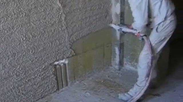 Нанесение штукатурки машиной PFT