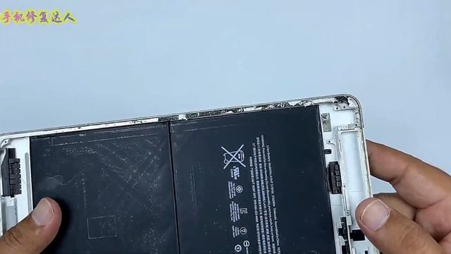Restoring Destroyed ipar Stuck in concrete| How To Restore iPad mini Cracked смотреть онлайн