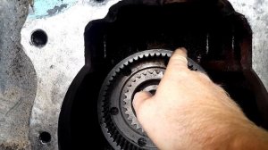 как достать промежуточный вал ВОМ Мтз