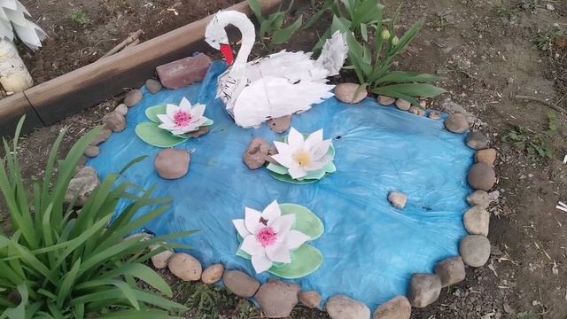 Потрясающие поделки из пластиковых бутылок для оформления цветника смотреть онлайн