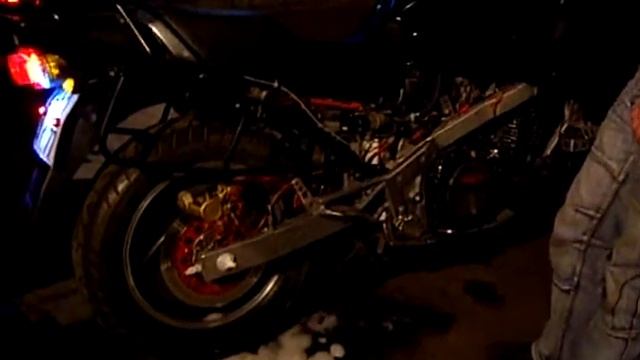 fj 1200 работает без глушителей прямоток 1.AVI смотреть онлайн