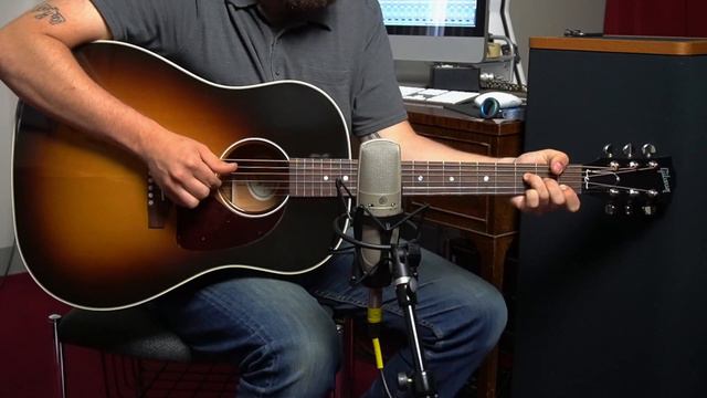 Gibson J-45 Standard : The Benchmark Slope D смотреть онлайн