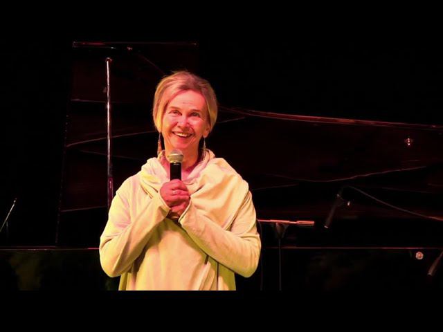 Выступление Светы Лето на встрече в Москве, 2022г смотреть онлайн