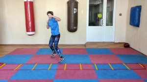 Работа на координационной лестнице в боксе/кикбоксинге. Часть 2. Челнок.