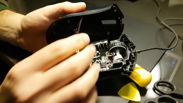 How to fix Razer Deathadder 2013 Middle Wheel Not Working Click Issue смотреть онлайн