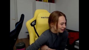 показала свой вареник! funny moments stream twitch girl.