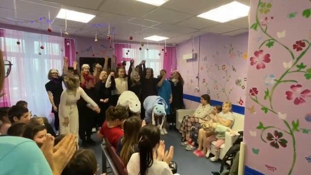 Школа 1944. Волонтеры школы в Детской городской клинической больнице имени З.А. Башляевой смотреть онлайн