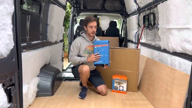 Victron Energy Multiplus or Inverter? | Powering your van смотреть онлайн