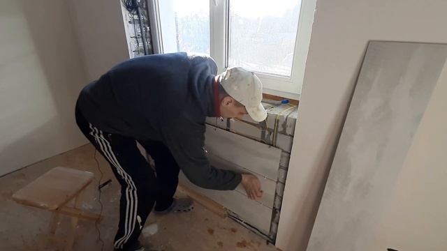 Укладка керамогранита 1200х200х9 на стену. Часть 1. Своими руками смотреть онлайн