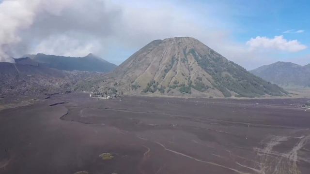В жерло вулкана! Вулкан Бромо на острове Ява. Индонезия | Volcano Bromo. Java island, Indonesia смотреть онлайн