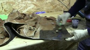 Как перекрасить кожаную куртку в черный цвет