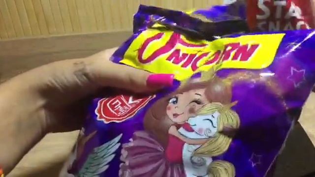РАСПАКОВКА КУКУРУЗНЫХ ПАЛОЧЕК С ДРАКОШЕЙ! КАКИЕ ПОДАРКИ ВНУТРИ? смотреть онлайн