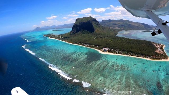 Mauritius Underwater Waterfall-sightseeing Flight 4K