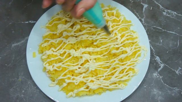 Очень вкусный салат на праздничный стол.Из простых ингредиентов.... смотреть онлайн