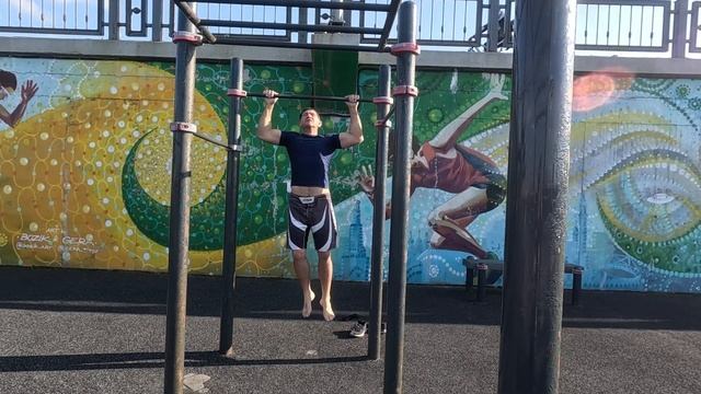 Казанские подтягивания! Красивая спортивная площадка под Кремлём. 50лет, 96кг, 183 см смотреть онлайн