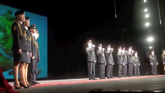 "Песня о России" исполняет хор полиции Алтая, Барнаул смотреть онлайн