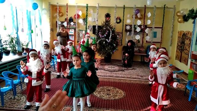 Новогодний танец часики группа ''Ромашка'' смотреть онлайн