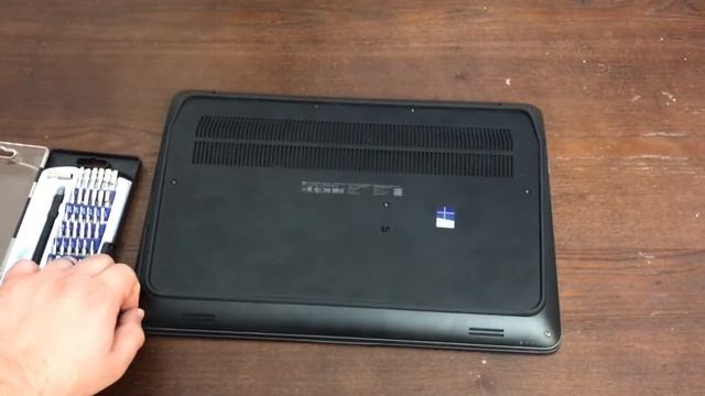 HP ZBook 15 G3 First Look and Tear Down - Part 1/3 смотреть онлайн