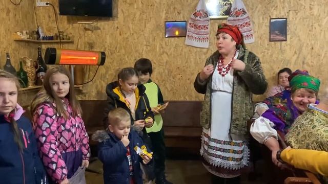 Колядка в селе — старый добрый способ заработать денег для детей смотреть онлайн